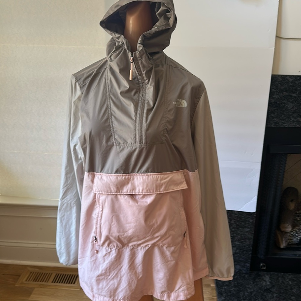 THE NORTH FACE Grey and Pink Light Weight Jacket w/ Hood. Size Med